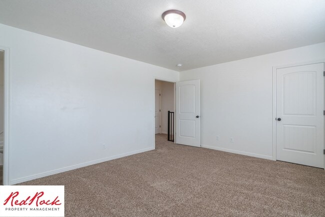 Building Photo - Conveniently located 3 Bedroom Townhome