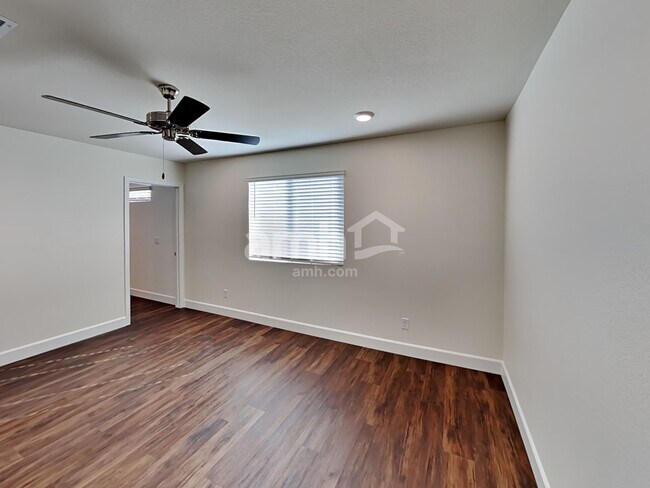 Building Photo - 567 Lotus Land Avenue