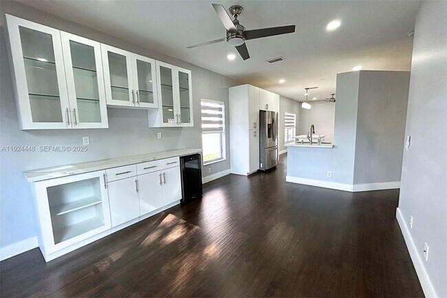 Building Photo - 6254 NW 38th Dr