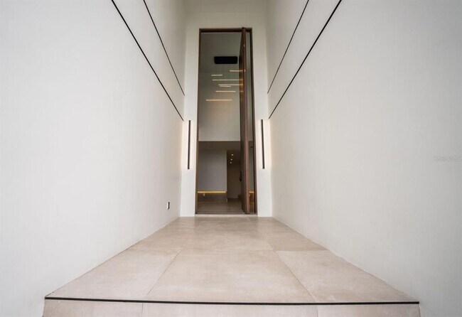 Building Photo - 3010 W Trilby Ave