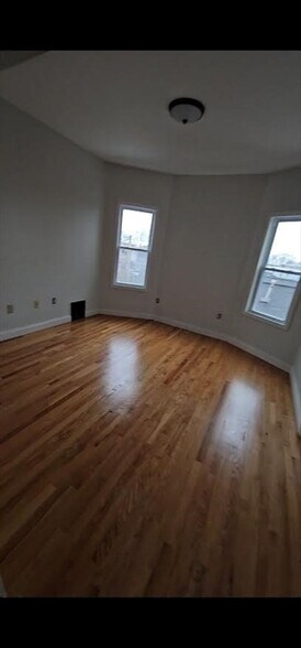 Building Photo - 20 Leston St