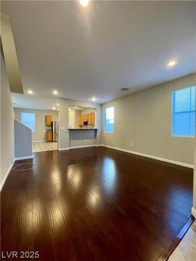 Building Photo - Newly Remodeled with Fresh Paint 4 Bed