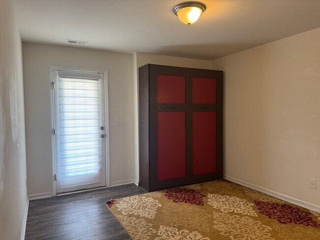 Building Photo - Five Bedroom Home in The Villages of Denver