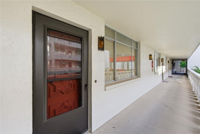 Building Photo - 2630 Pearce Dr