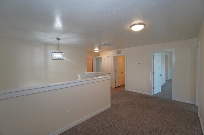 Building Photo - 3061 W Silver River St