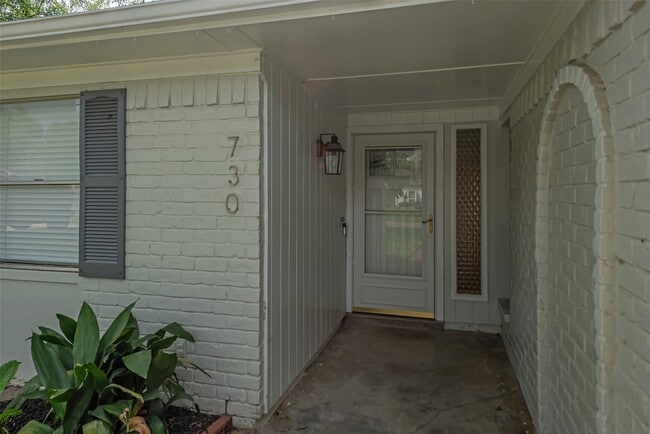 Building Photo - 730 Seamaster Dr