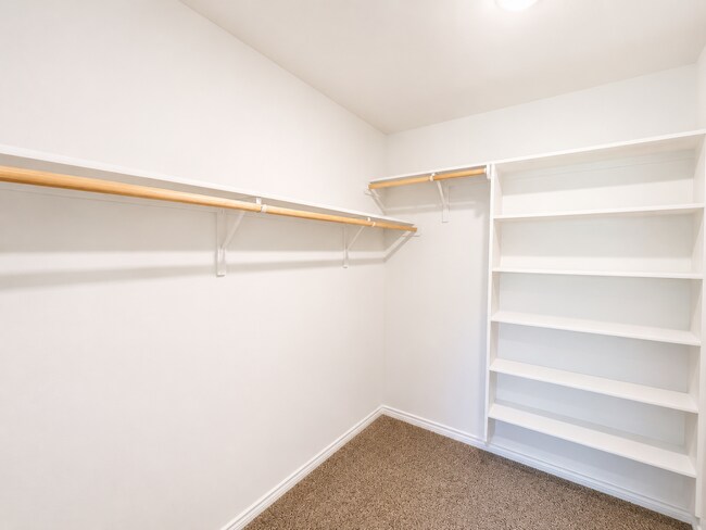 Building Photo - Available for Move-in June 10th!