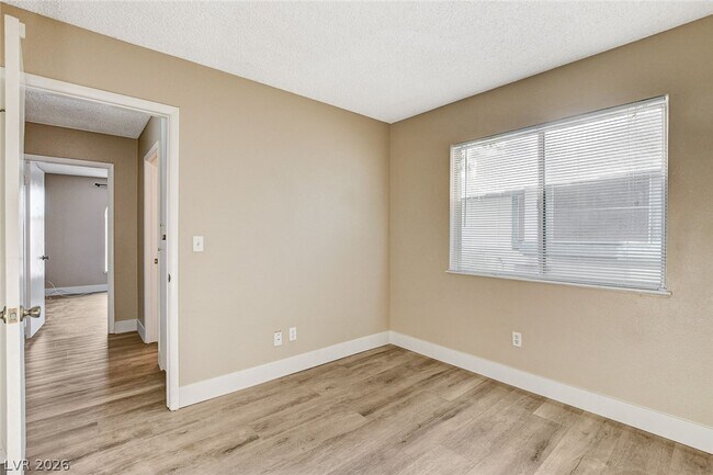 Building Photo - 6632 Wheelbarrow Peak Dr