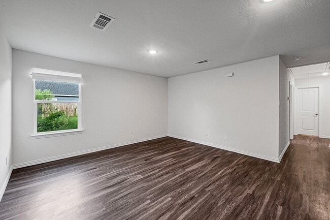 Building Photo - 317 Gans St