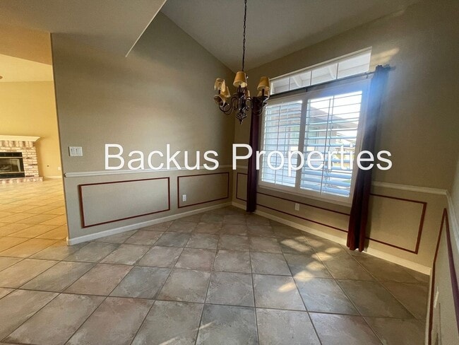 Building Photo - Stunning Three Bedroom in North Salinas  (...