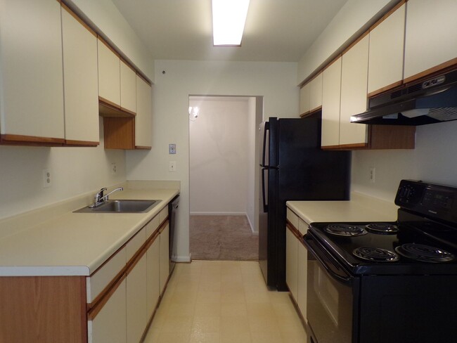 Building Photo - ** APP accepted AS OF 04.13** Bowie - 2 be...