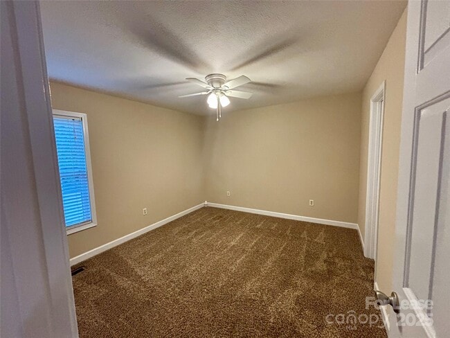 Building Photo - 2801 Union Ridge Dr