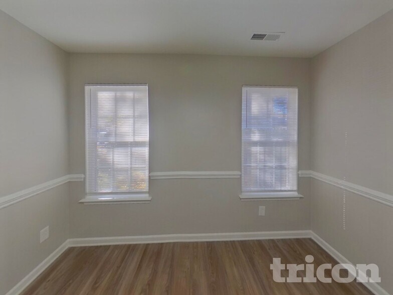 Building Photo - 1916 Lexington Ave