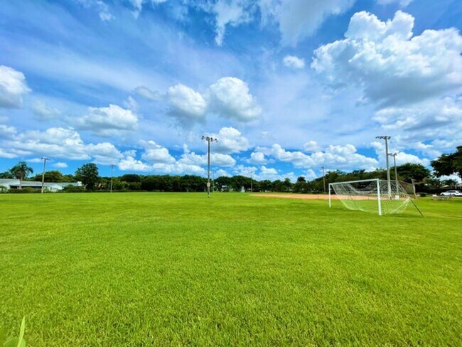 Building Photo - 11933 Waterwood Dr