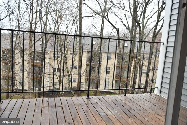 Building Photo - 12121 Chaucer Ln