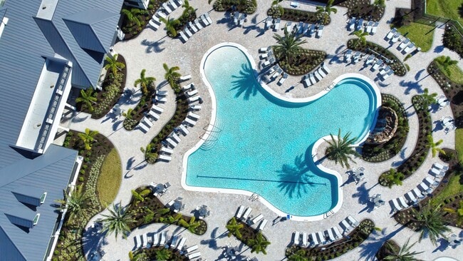 Building Photo - Annual Attached Villa in The Talon Preserve on Palmer Ranch – Minutes from the new Sarasota Memor...