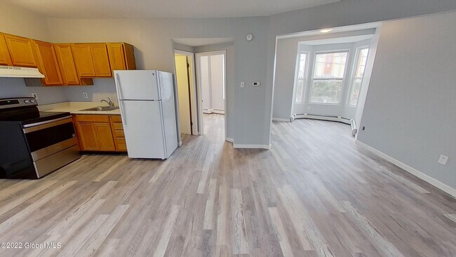 Building Photo - 300 Morton Ave