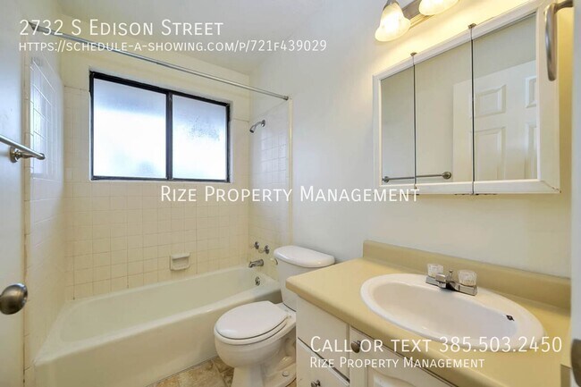 Building Photo - 2732 S Edison St