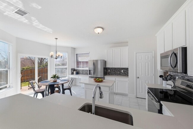 Building Photo - 4943 Sunset Ridge Dr