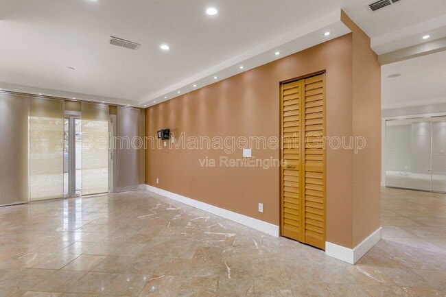 Building Photo - 283 N Ranger Blvd