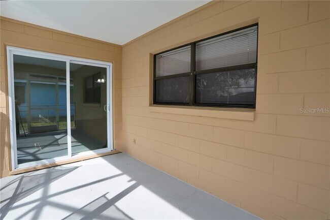 Building Photo - 620 Heraldo Ct
