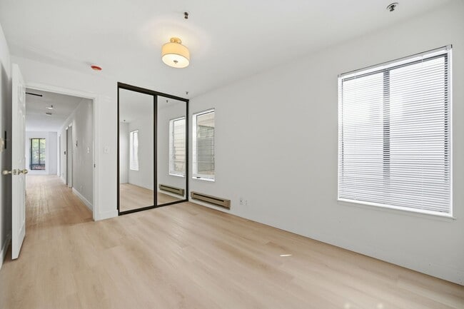 Building Photo - Hip Condo Apt. in the Mission+ Great Walkability+ Laundry in the building!