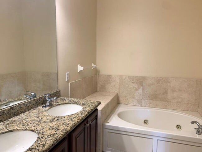 Building Photo - 147 Mulligan Pl