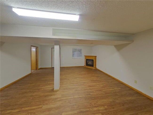 Building Photo - 2660 Roth Pl