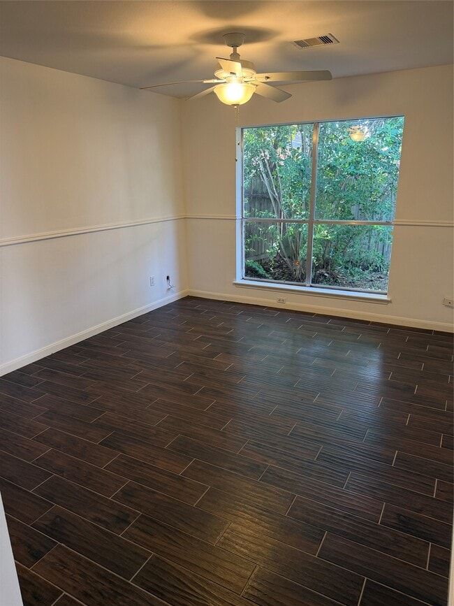 Building Photo - 7822 Albin Ln