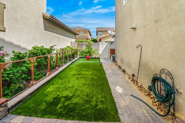 Building Photo - 1225 Los Olivos Street