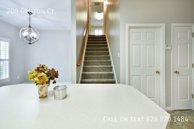 Building Photo - 200 Groton Ct