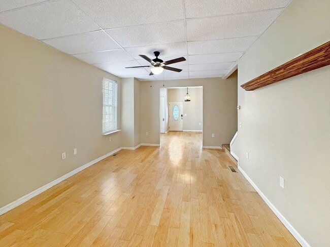 Building Photo - Cozy Vibes, 2 bedroom duplex, pet friendly!!!!