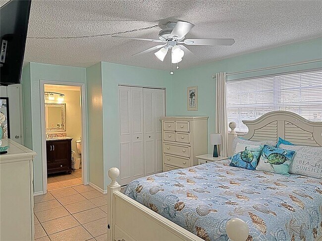 Building Photo - 4500 E Bay Dr