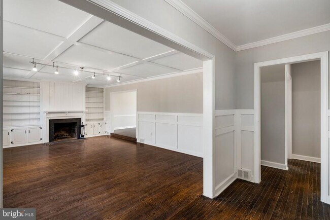 Building Photo - 310 Pine Tree Rd