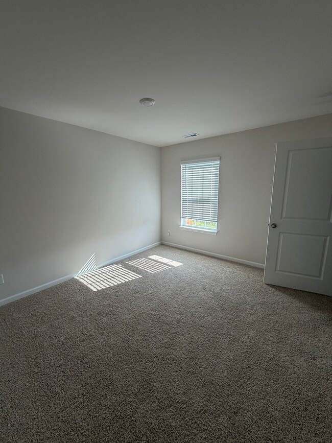 Building Photo - Spacious New Construction Home with 5 Bedrooms, 3 Full Baths