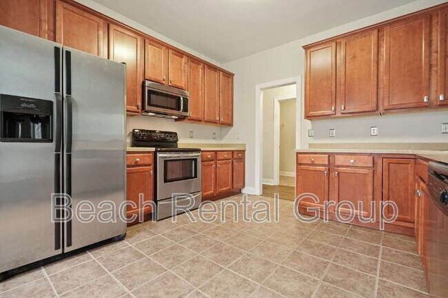 Building Photo - 3540 Brampton Dr