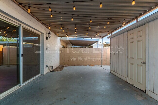 Building Photo - 4508 N 15th Ave