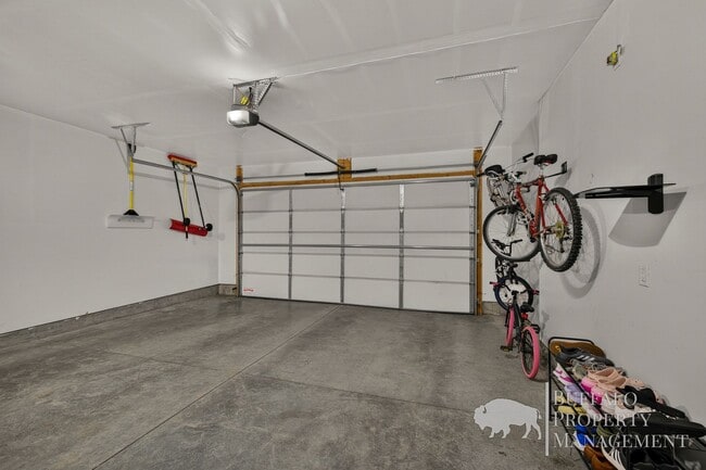 Building Photo - 1160 E Jaylee Dr