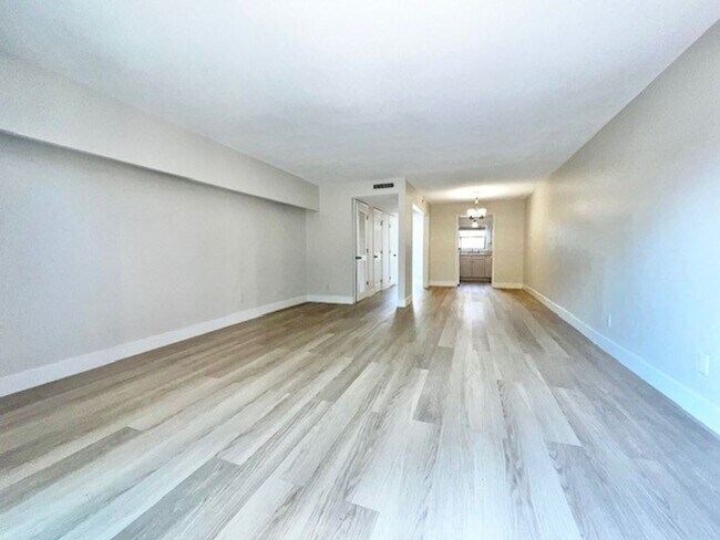 Building Photo - 2X2.5 -MOVE IN NOW! NEW LVP FLOORING ON 1ST FLOOR! NEW CARPET ON 2ND FLOOR! WATER VIEWS! CALL TOD...