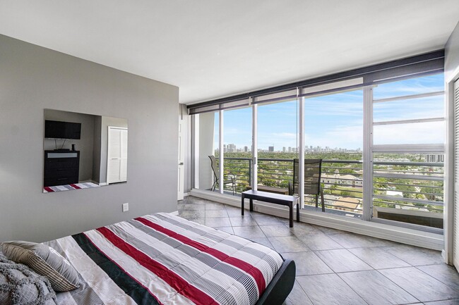 Building Photo - 1720 Harrison St