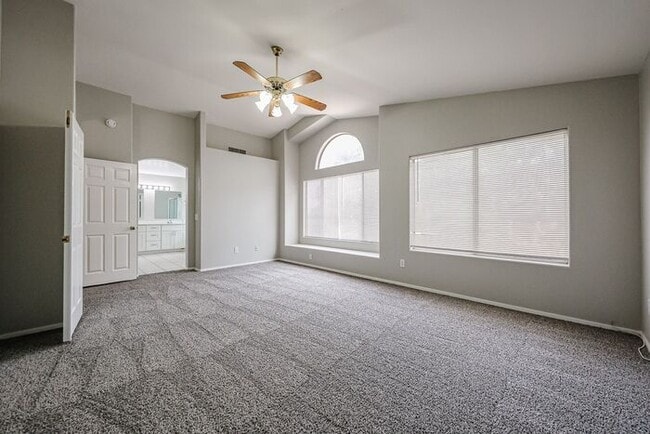 Building Photo - 5BD 3BA with Pool in West Chandler!