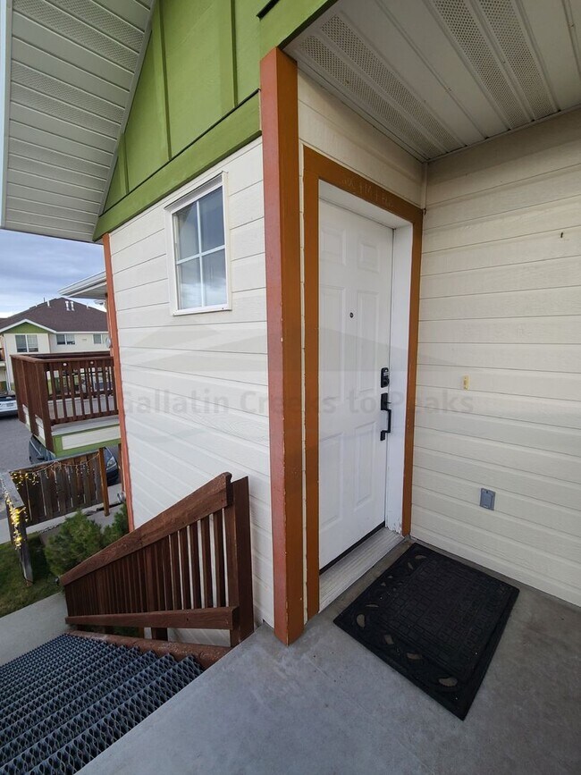 Building Photo - 1098 Longbow Ln