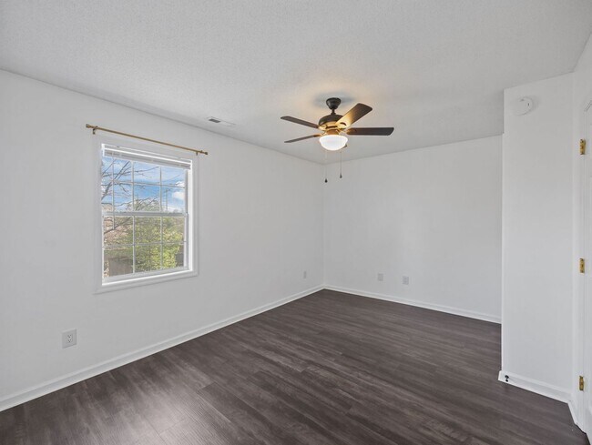 Building Photo - Welcome to New River Homes!