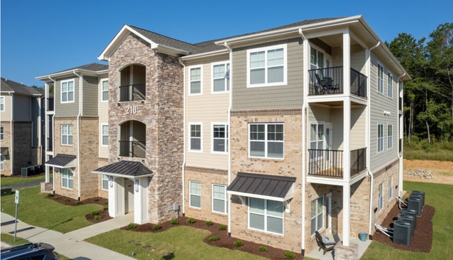 Building Photo - The Groves at 421 *Move In Special*