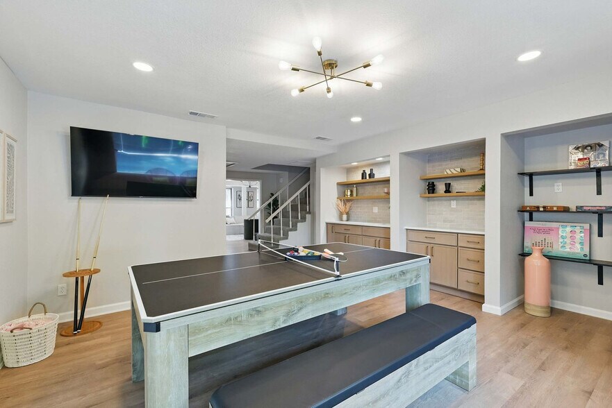 Building Photo - 522 Flamingo Way