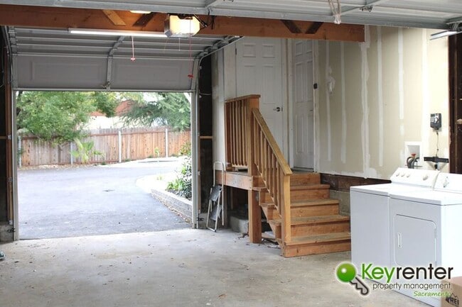 Building Photo - 6010 San Juan Ave