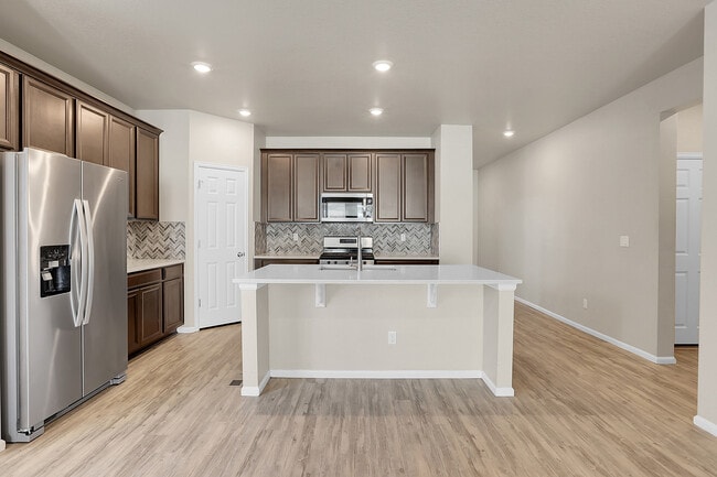 Building Photo - 997 Goldenrod Pkwy