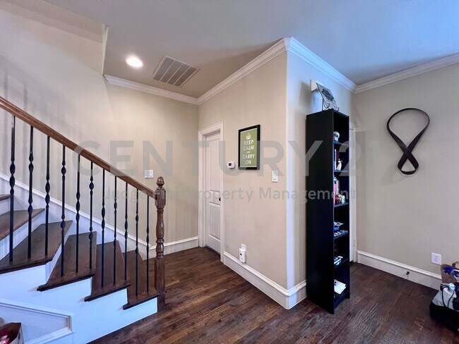 Building Photo - Sophisticated 2/2.5/2 Condo In Gated Commu...