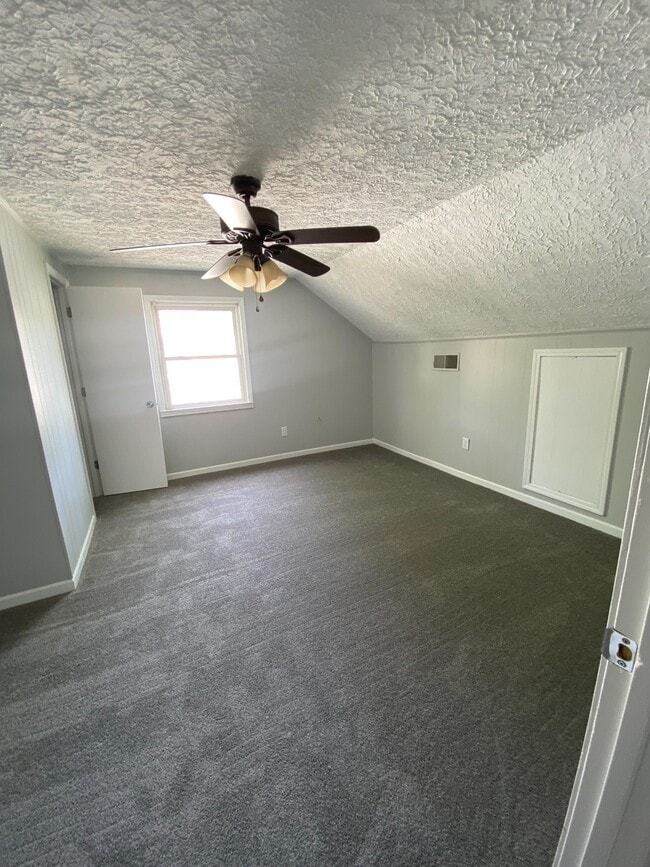 Building Photo - 1931 Cherokee Dr