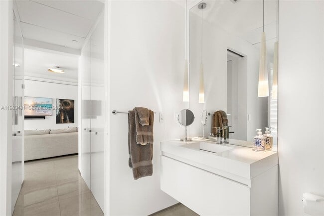 Building Photo - 450 Alton Rd